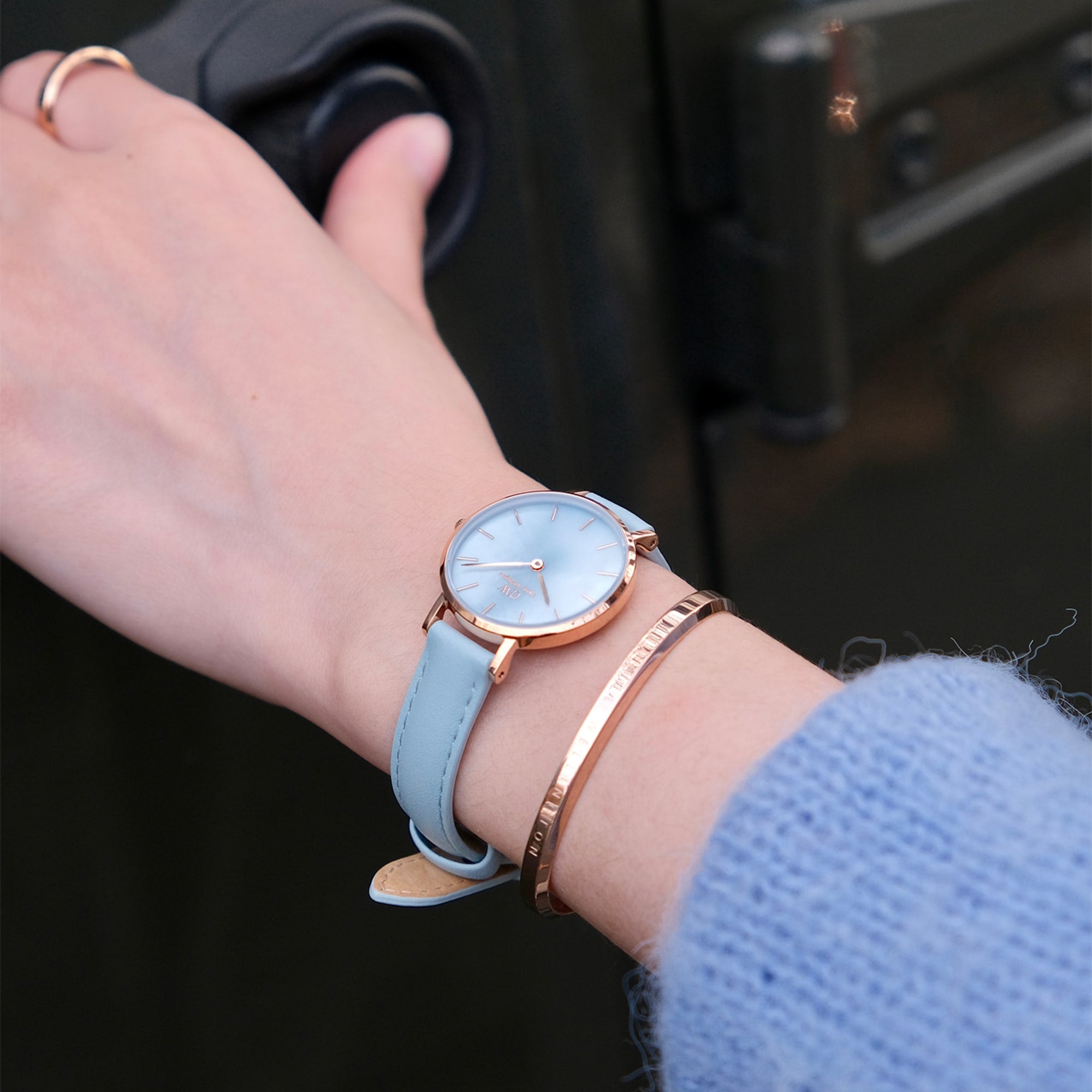 Daniel wellington blue on sale dial