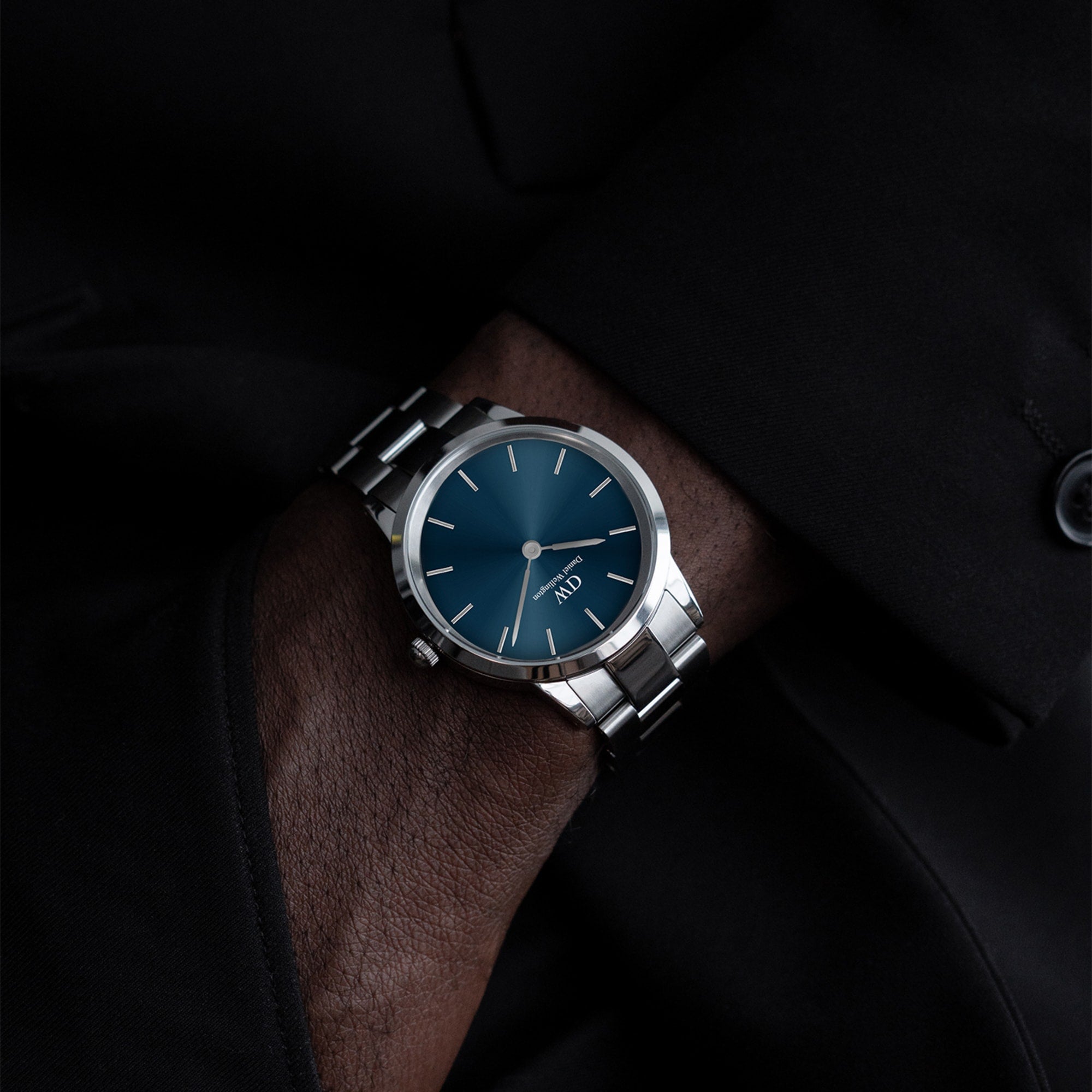 Iconic Link Artic 系列- 32mm 北極藍錶盤銀色金屬錶帶男裝腕錶